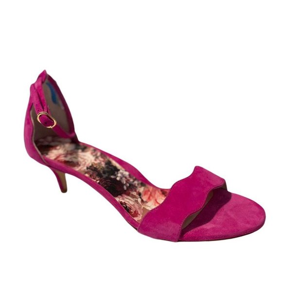 Marion Parke Women's Raven Scalloped Kitten Heels